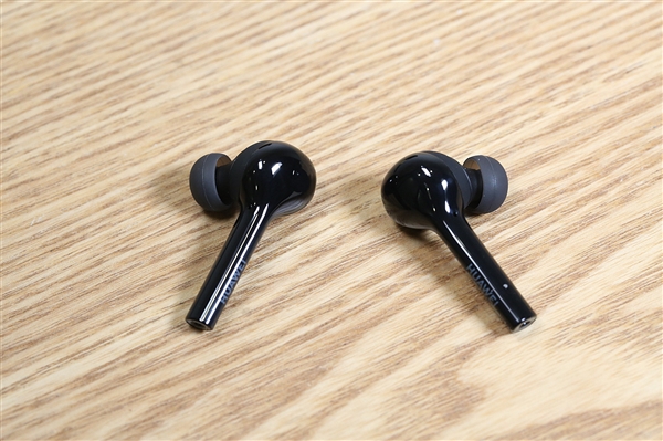 华为Mate家族新成员大曝光：旗舰耳塞要来了