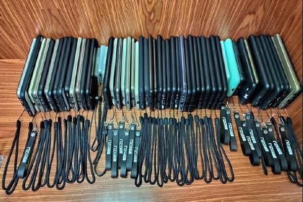 魅友集齐52款魅族手机召唤官微：感受下