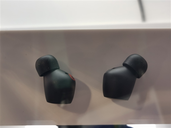 漫步者海量耳机：让我们的耳朵享受了一场饕餮盛宴！