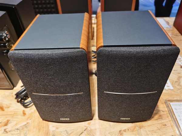 漫步者海量耳机：让我们的耳朵享受了一场饕餮盛宴！