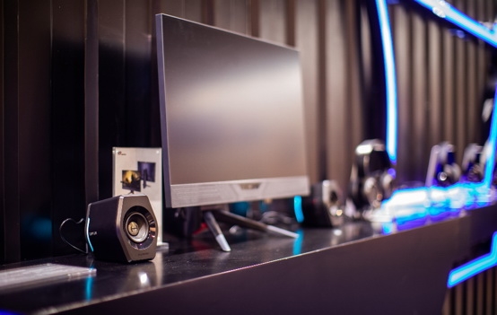 漫步者海量耳机：让我们的耳朵享受了一场饕餮盛宴！