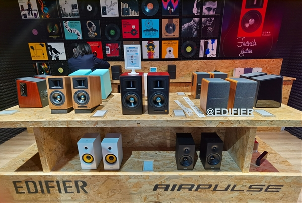 漫步者海量耳机：让我们的耳朵享受了一场饕餮盛宴！