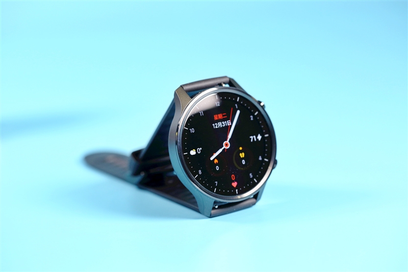 拼完功能又比颜值！小米第一个圆表评测