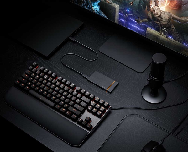 USB 3.2 SSD快得2GB/s：带五年有限质保