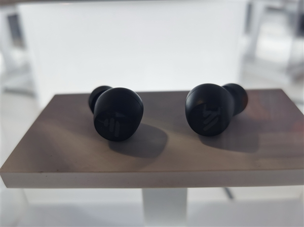 漫步者海量耳机：让我们的耳朵享受了一场饕餮盛宴！