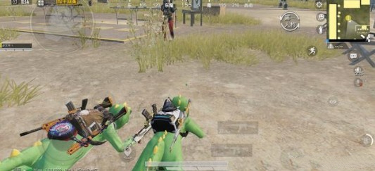 和平精英睡衣套装三选一选择对比技巧