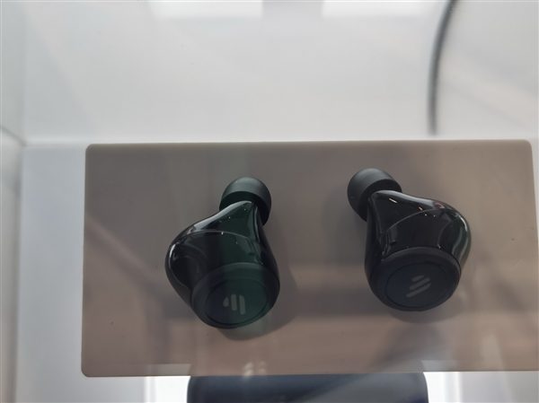 漫步者海量耳机：让我们的耳朵享受了一场饕餮盛宴！