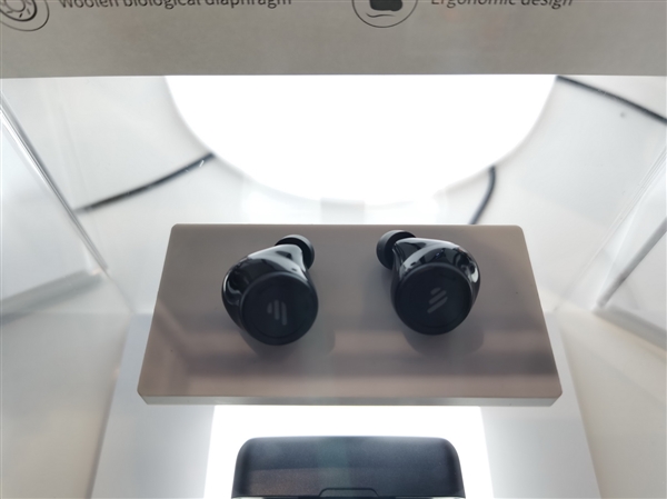 漫步者海量耳机：让我们的耳朵享受了一场饕餮盛宴！