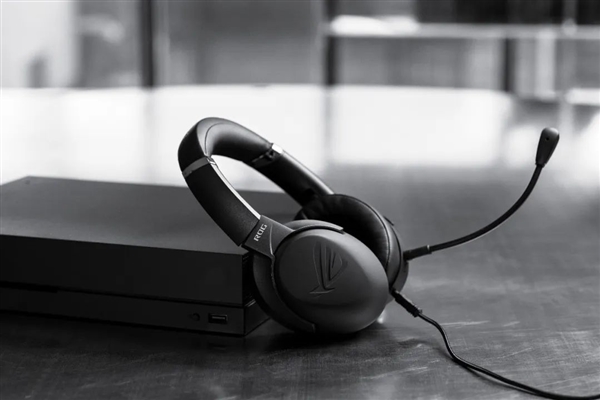 华硕ROG风行go迎来开卖模式 第一款Type-C 2.4GHz无线耳机