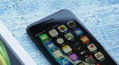 新iPhone SE开箱：64GB版3299元