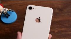 第二代iPhone SE稳了：三种配色