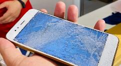 小米5X不愧是神机！重摔成这样还能正常使用