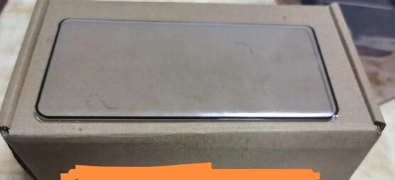 华为Mate40正面爆料:标准版屏幕大升级