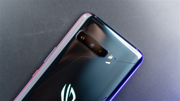 ROG游戏手机3业内上线推必达：待机流量0