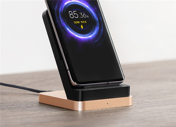 小米立式风冷无线充55W登场 静音散热