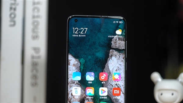小米10至尊纪念版上手体验：实现第一批量产120W有线秒冲