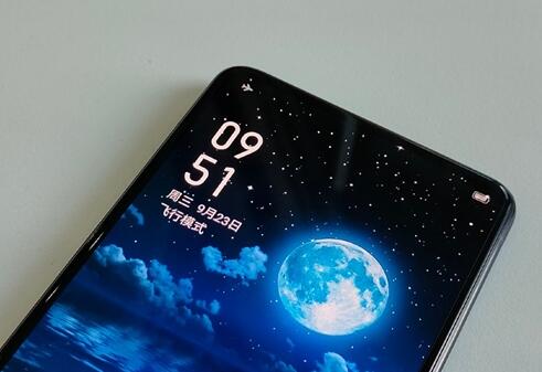 realme屏下摄像头真机曝光：在路上了