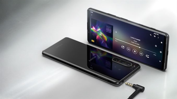 索尼骁龙865旗舰Xperia 5 II登场 120Hz刷新率显示屏吸晴