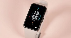 荣耀手环6具体参数评测：自带2.5倍大的绚丽彩屏