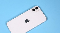 iPhone 13：采用低功耗LTPO技术的OLED显示屏