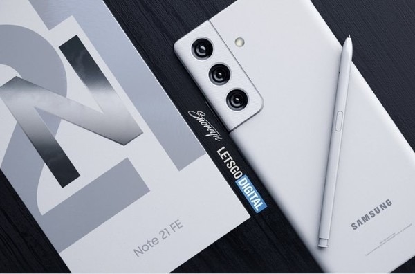 网曝三星Galaxy Note21 FE渲染图:屏幕尺寸为6.5英寸 采用塑料后壳