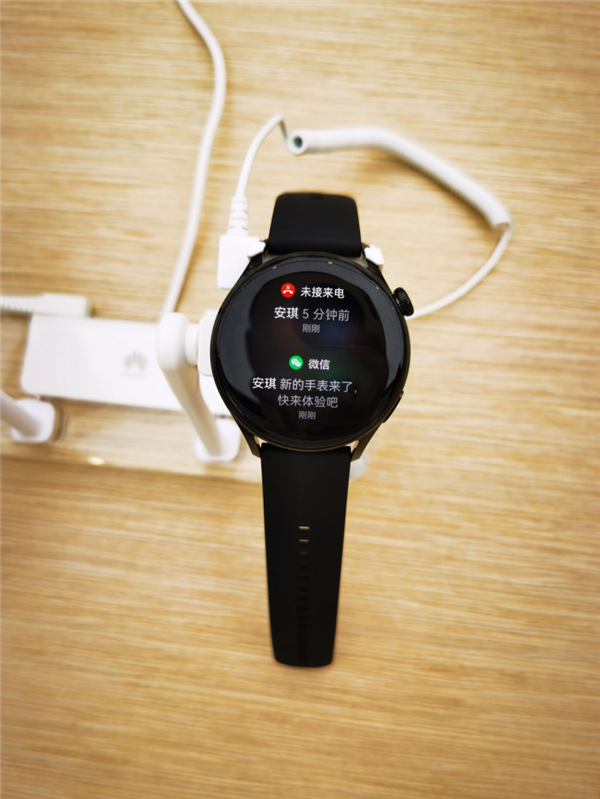 华为旗舰智能手表WATCH 3:运行鸿蒙OS系统