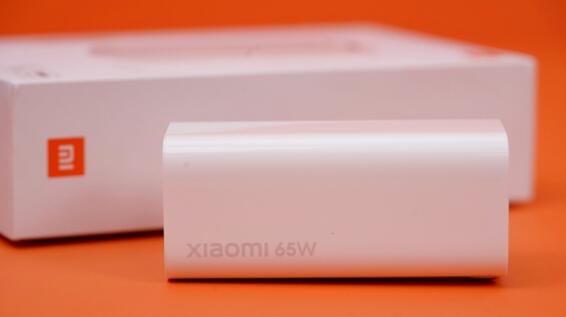 小米双口氮化镓充电器外形曝光:65W(1A1C)仅69cm3大小 售价149元