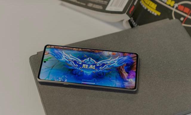 摩托罗拉edgeX30电池怎么样?摩托罗拉edgeX30电池介绍