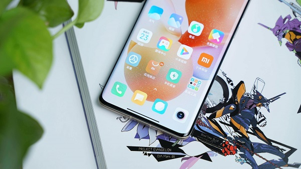 苹果13和小米12哪个好?苹果13和小米12对比介绍