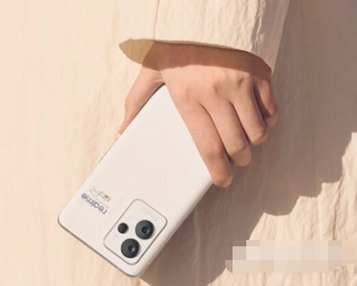 一加10Pro和真我GT2哪个好？一加10Pro和真我GT2对比介绍