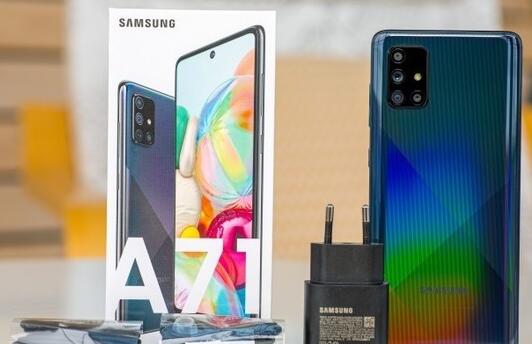 三星Galaxy A71来了：6.7英寸居中打孔显示屏截图