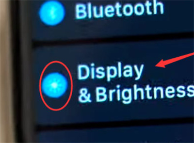 iWatch怎么关闭自动亮度?iWatch关闭自动亮度方法流程截图