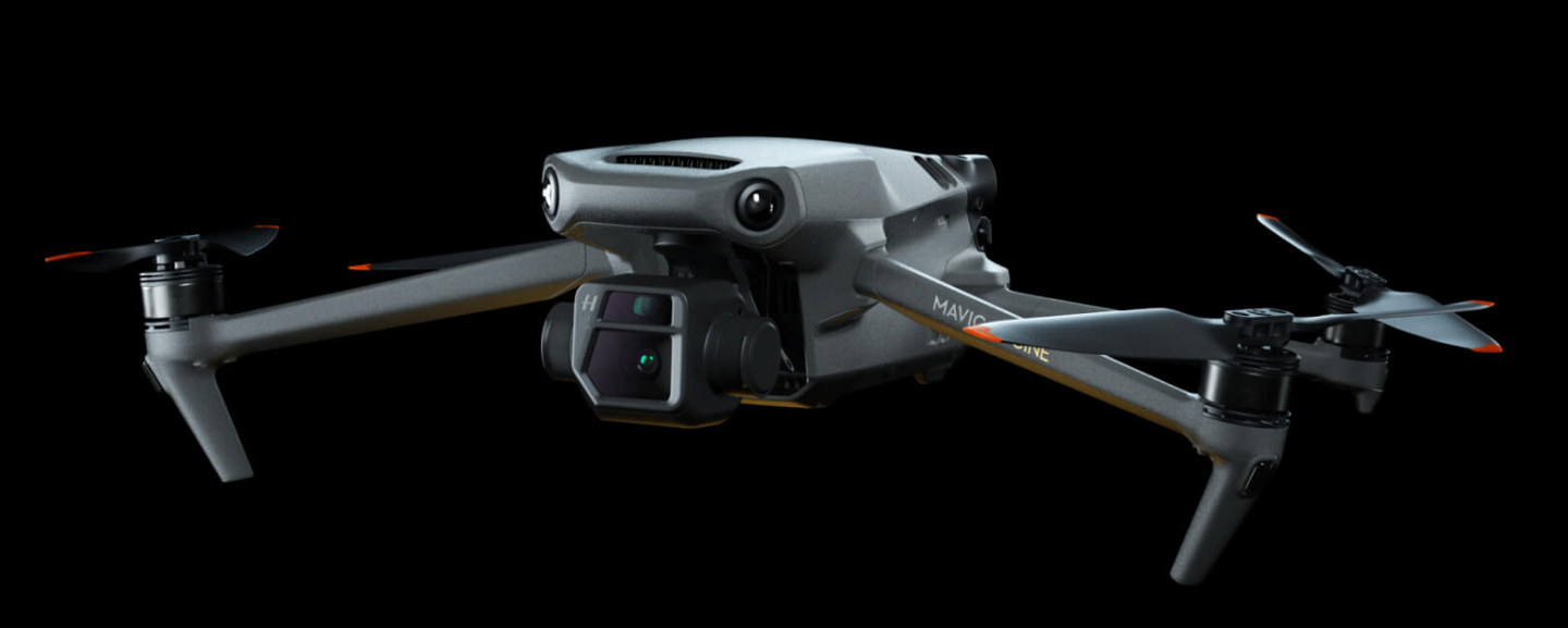 大疆发布 DJI Mavic 3 消费级旗舰无人机 双摄影像系统 售价13888元起截图